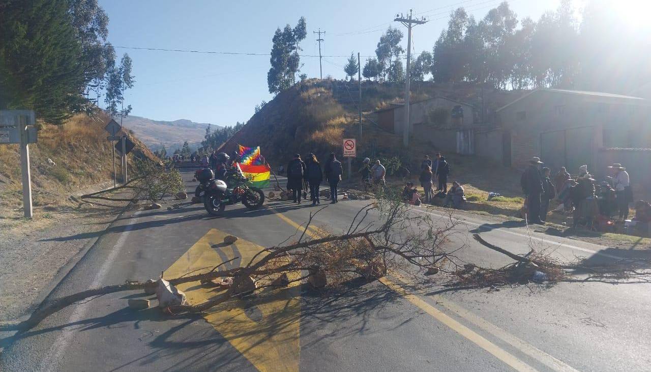 Instalan un punto de bloqueo en Melga y suman cuatro las protestas sobre la ruta nueva Cochabamba – Santa Cruz