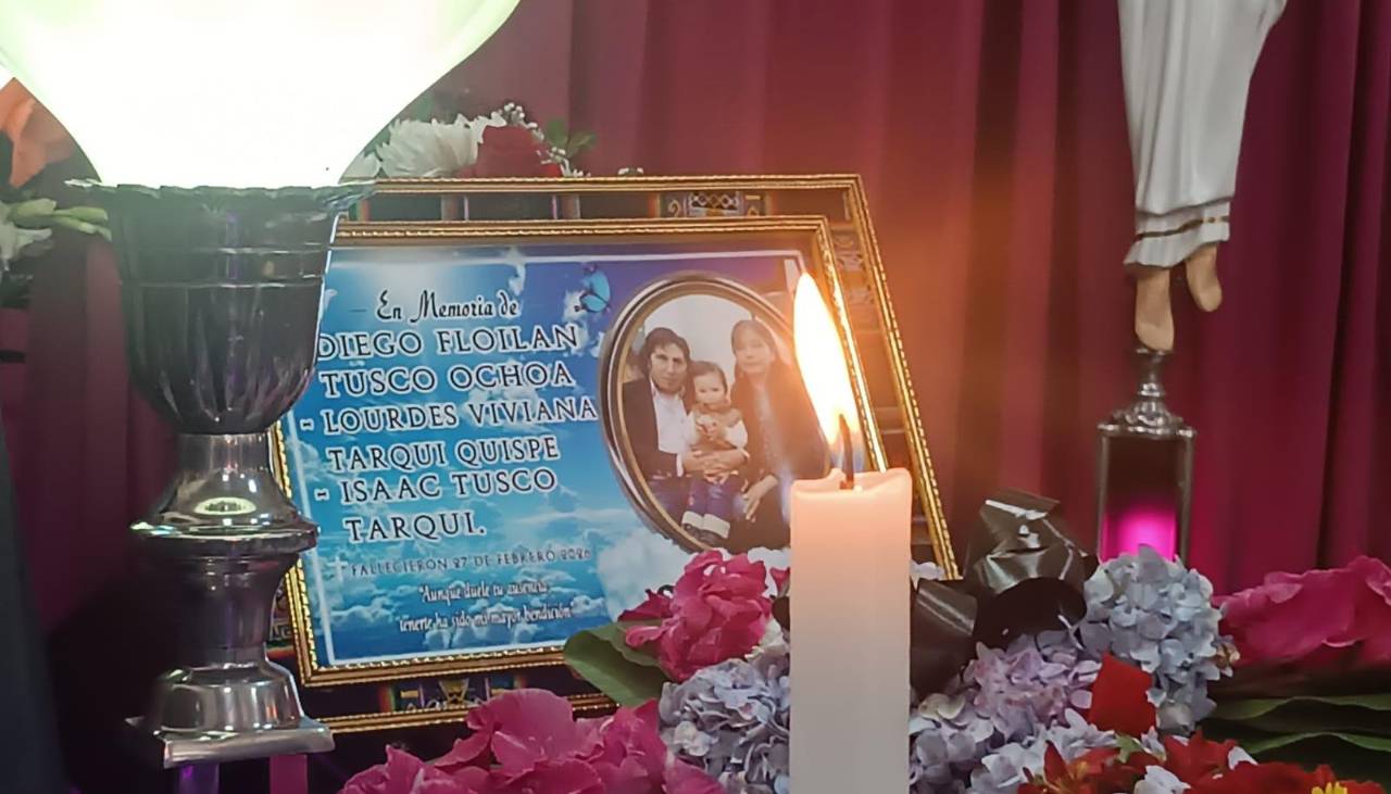 Una familia completa falleció cuando regresaba de un cumpleaños y fue alcanzada por el avión siniestrado 