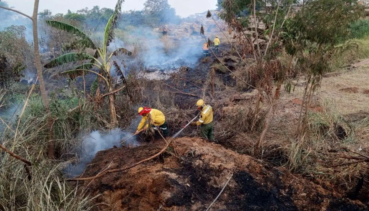 Gobierno dice que la minería ilegal y el narcotráfico están “vinculados” con el incendio en el Parque Noel Kempff Mercado