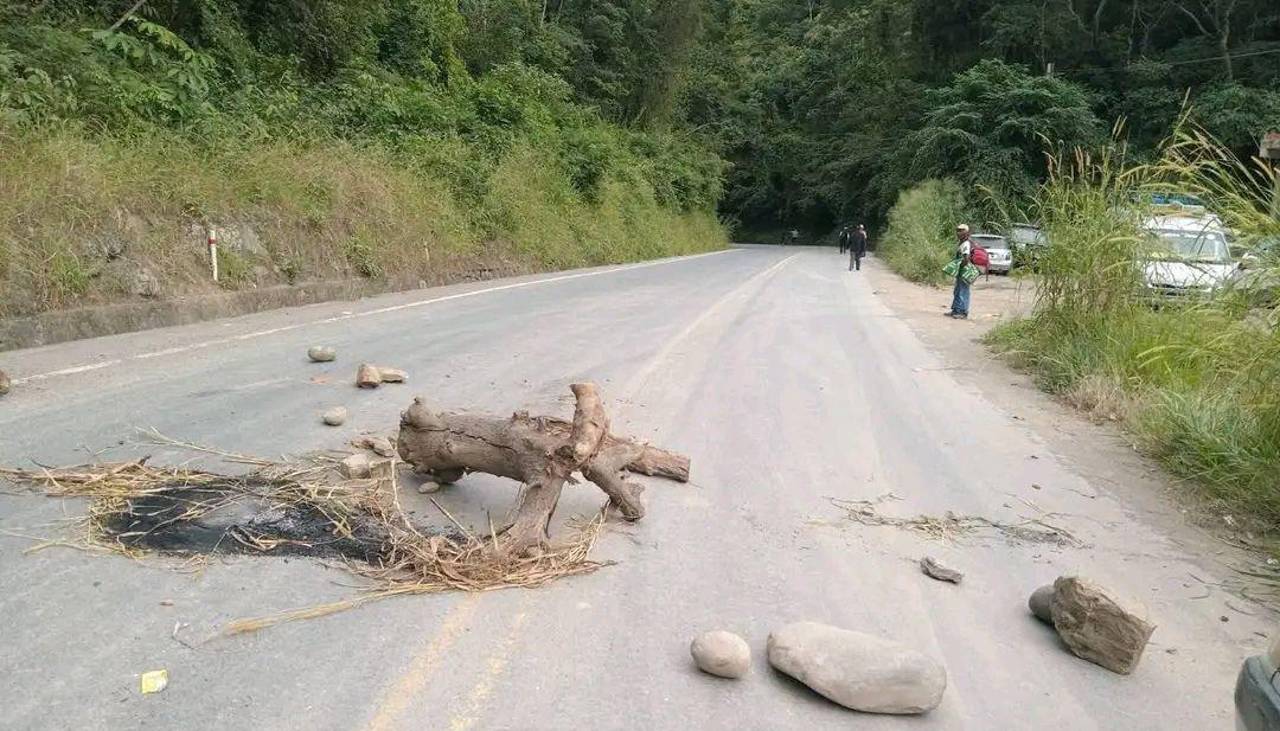 ABC reporta 15 puntos de bloqueo este viernes en carreteras de La Paz y Beni