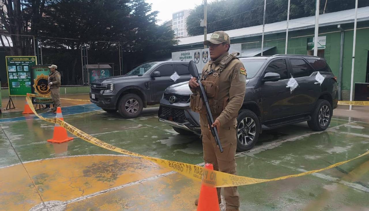 Tres vehículos de alta gama reportados como robados en Argentina fueron hallados en Oruro
