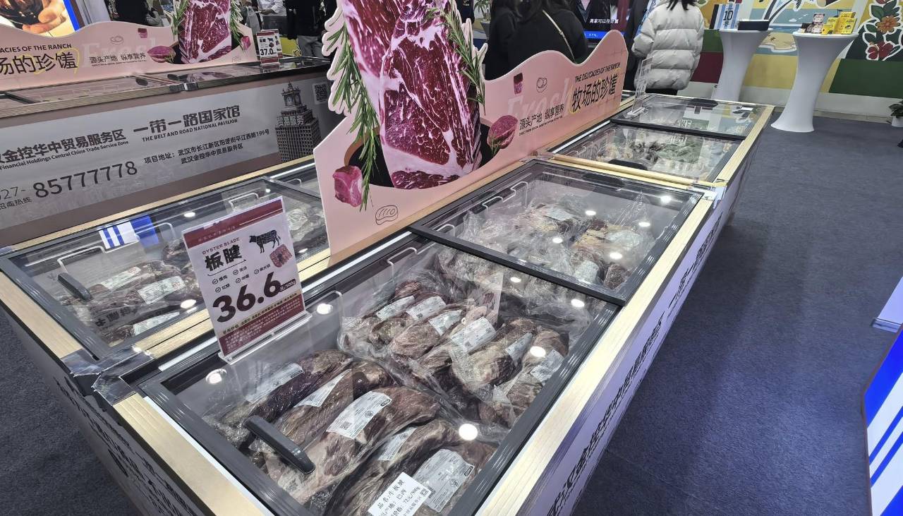 Embajador Siles destaca que en China exponen carne de exportación boliviana