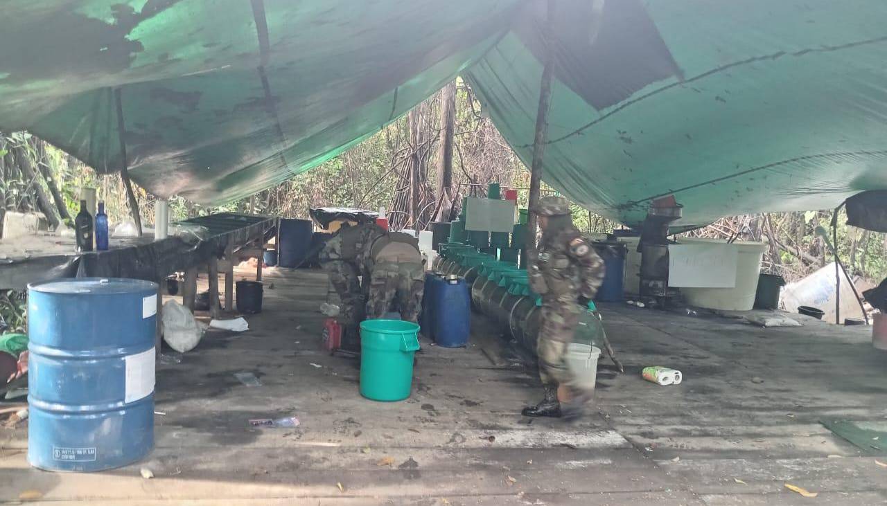 Umopar desmantela dos laboratorios de cocaína en Villa Tunari