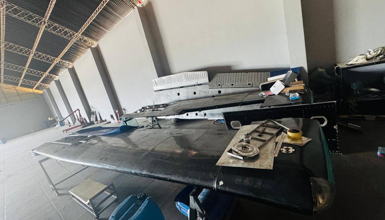 Policía informa hallazgo de partes de avionetas en hangar vinculado a Marset