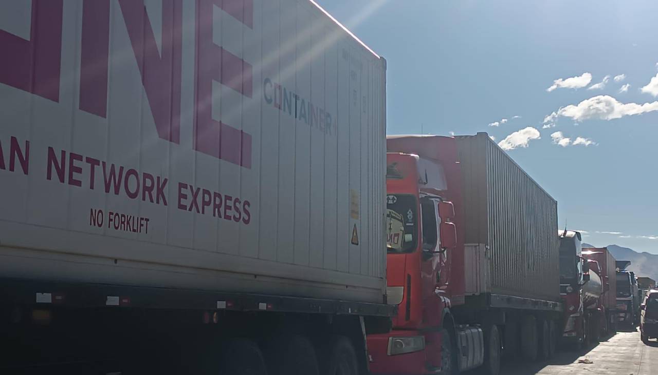 Transporte internacional: El Gobierno “no tiene dinero para comprar diésel, gasolina, la situación es crítica”