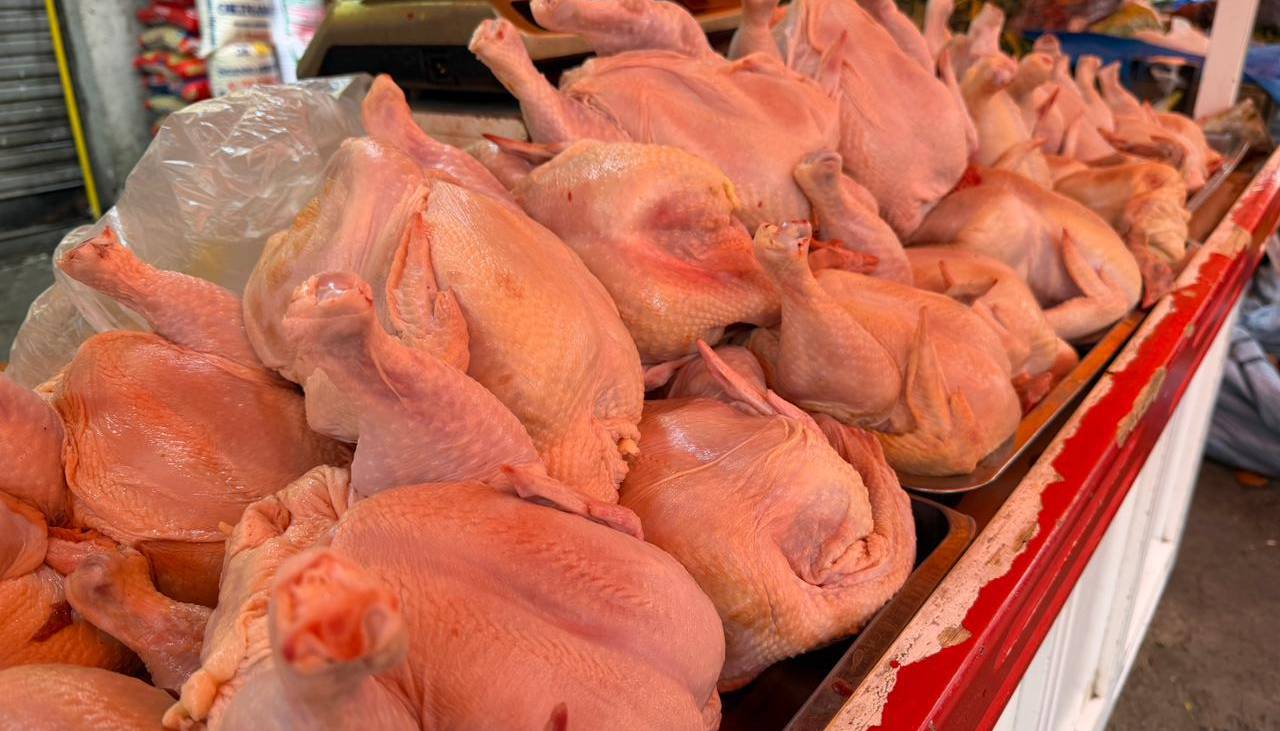 Bloqueos: En La Paz el kilo de pollo se vende hasta en Bs 33; en Santa Cruz la tendencia es a la baja