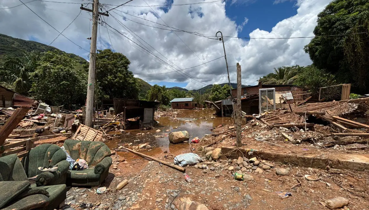 La Paz: Inundación en Guanay deja varias viviendas bajo el agua 