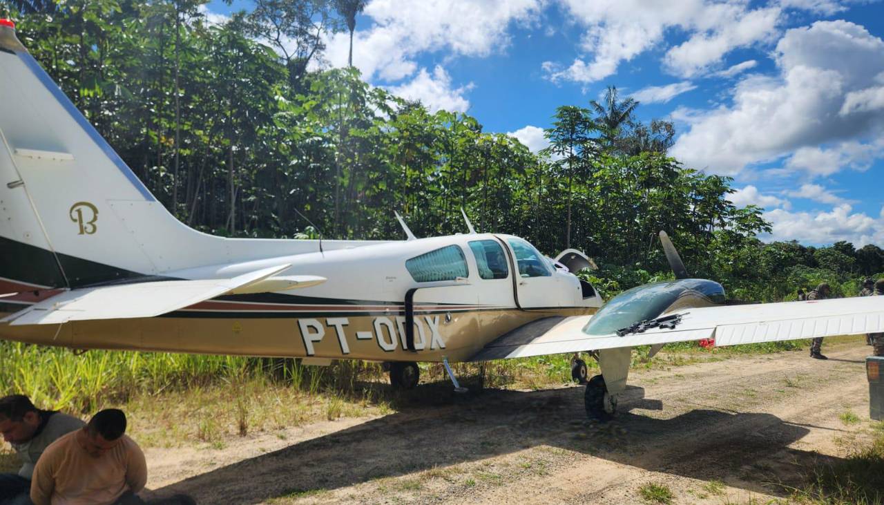 Felcn frustra salida de avioneta con droga y aprehende a dos personas en Chimoré