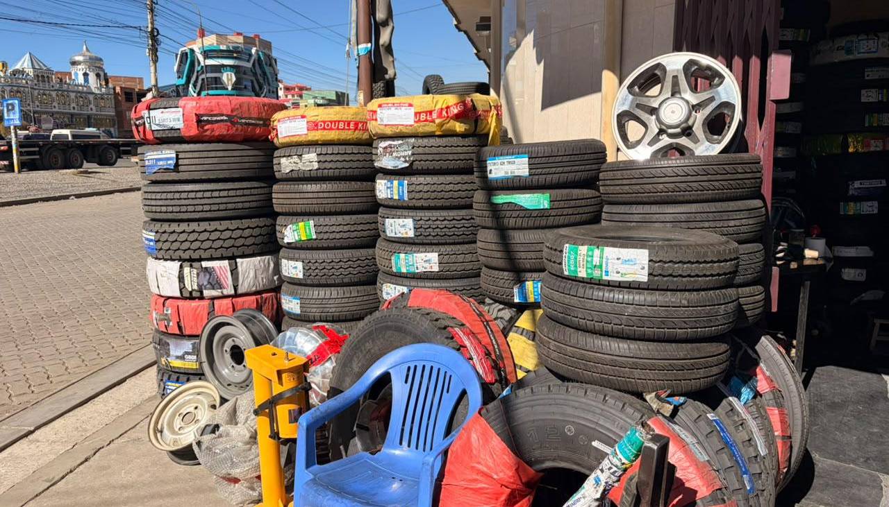 “Ya no hay ventas”: Comerciantes de llantas señalan que precios subieron por el alza del dólar