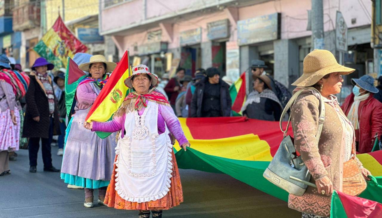 Marcha de cacerolas vacías toma las calles de La Paz por el alza de precios de productos