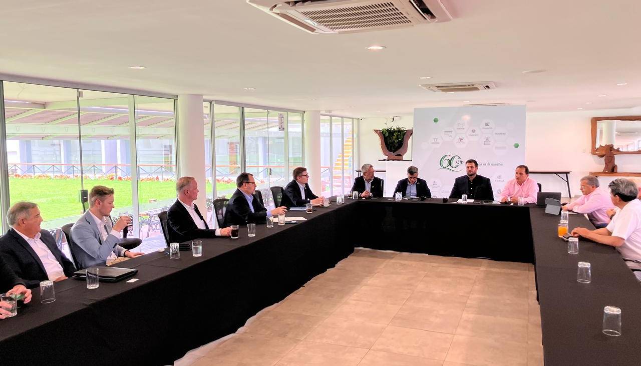 Agencia de Comercio de EEUU señala que está comprometida a asociarse con Bolivia y una delegación está en el país