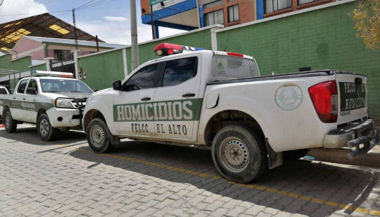 La Paz: Hombre acusado golpear y herir con un cuchillo a su pareja fue hallado sin vida, dice la Policía 