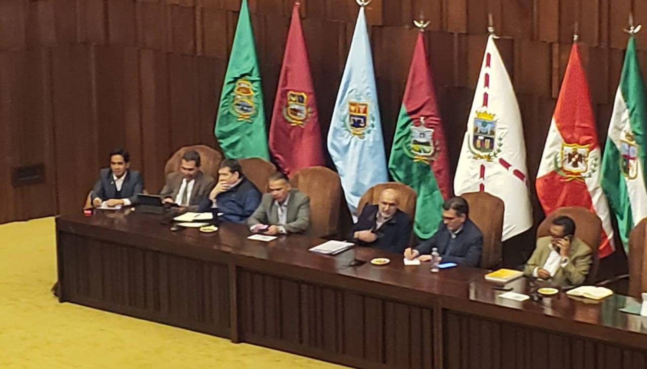 Arranca diálogo COB - Gobierno con presencia del presidente Paz y Argollo, dirigente de los trabajadores