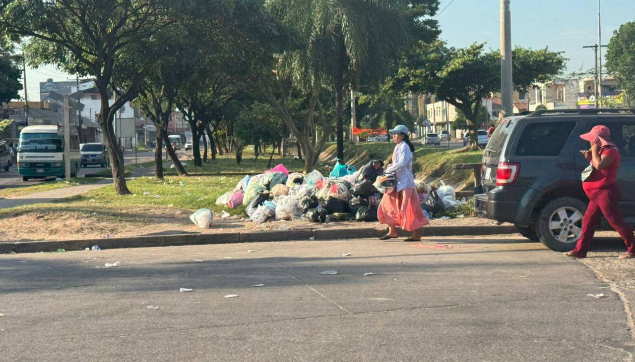 Basura se incrementa hasta un 30% en la capital cruceña por fiestas de fin de año, dice gerente de Emacruz