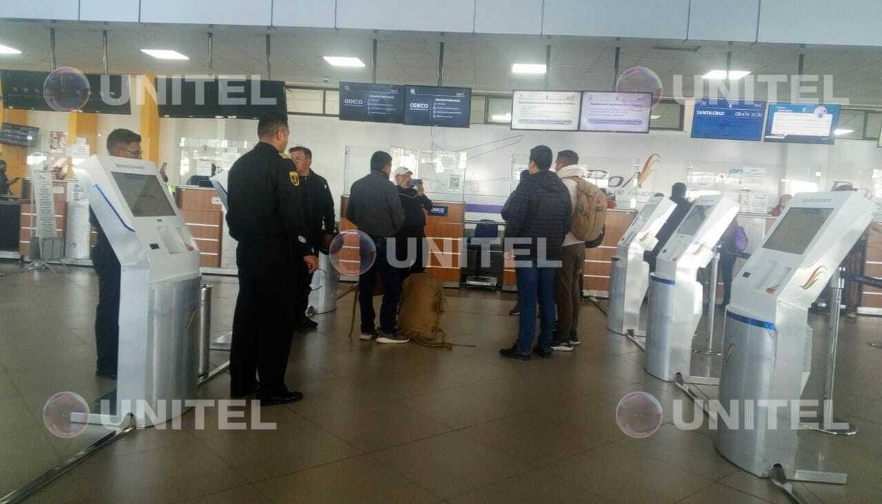 Dos militares y un policía le daban armas, munición y filtraban información a Yasser Vásquez, señala viceministro Aguilera