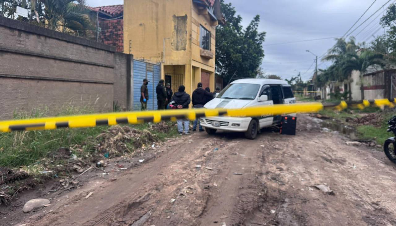 Identifican al hombre asesinado en la capital cruceña; su hermano halló el cuerpo sobre la vía pública