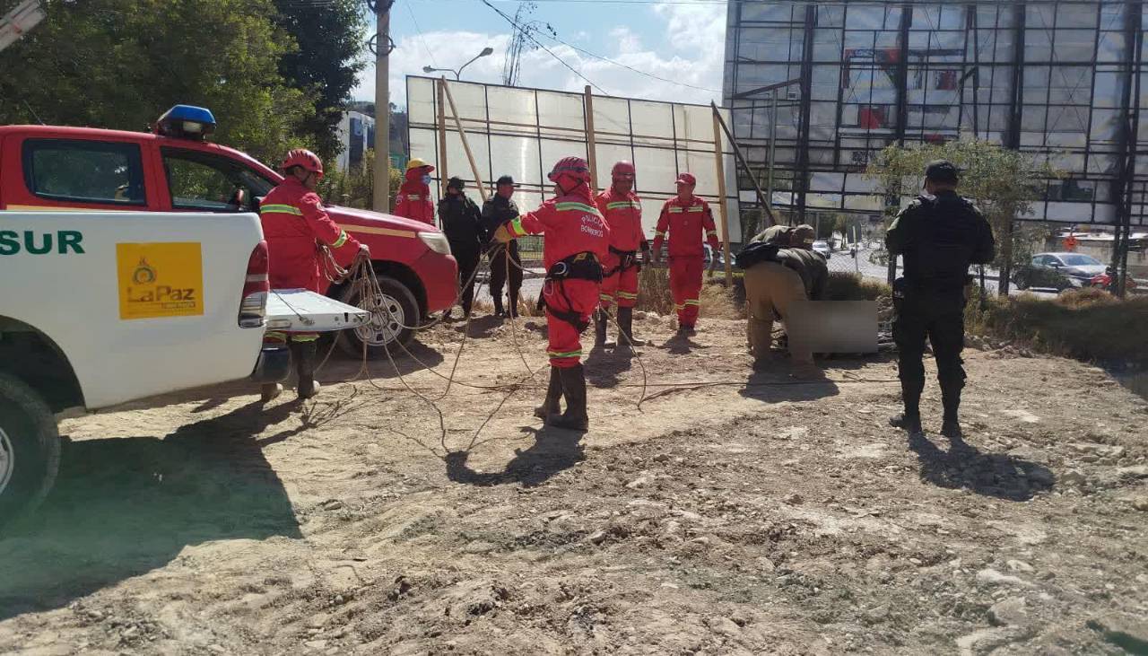 La Paz: Hallan muerto a un hombre en el río Choqueyapu, con una lesión en la cabeza, reporta Bomberos 