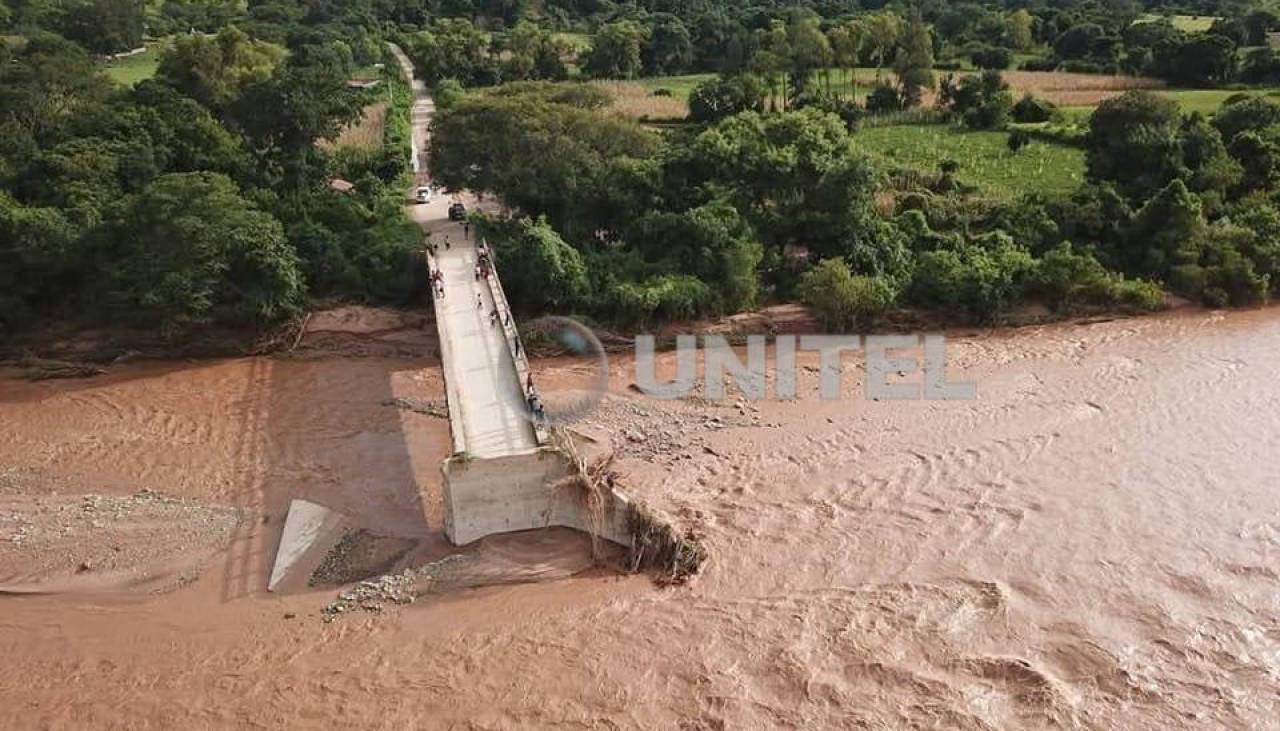 Chuquisaca: Río arrastra parte de un puente en Monteagudo y el municipio queda incomunicado