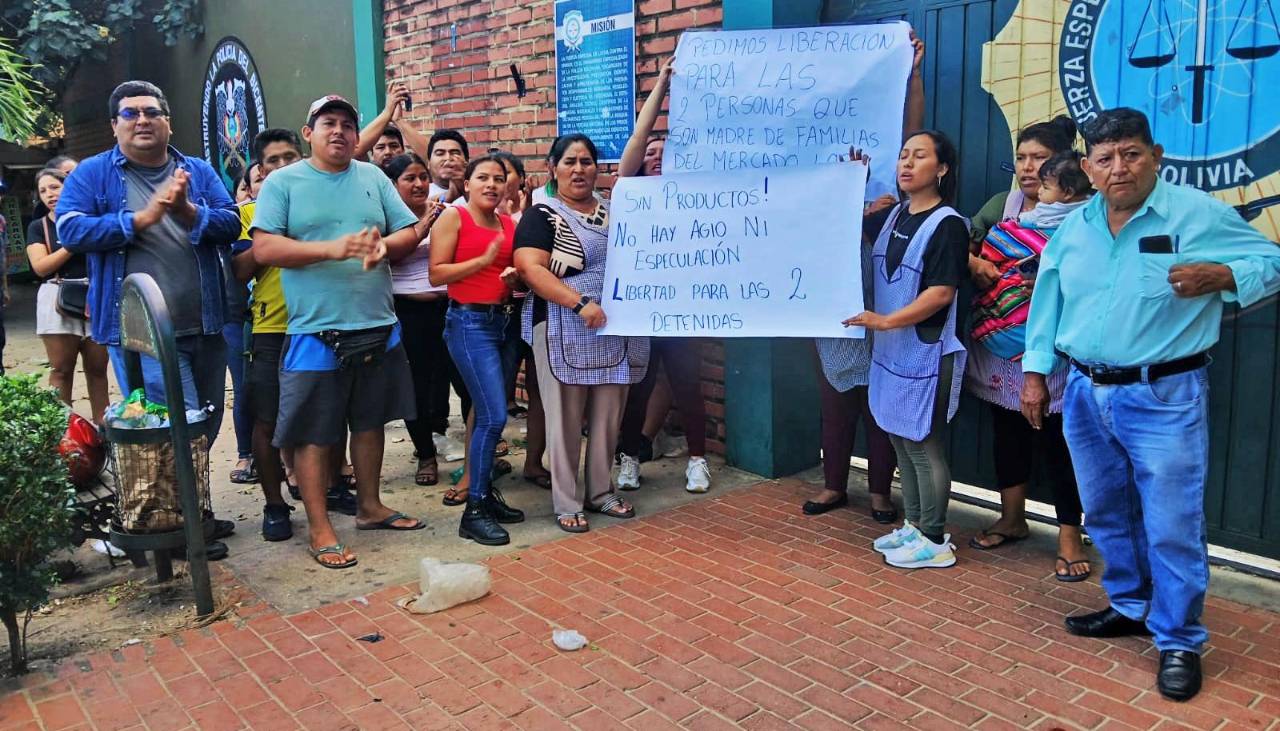 Tras decomisos de aceite en Santa Cruz, gremiales niegan especulación y piden al Gobierno controles en fronteras