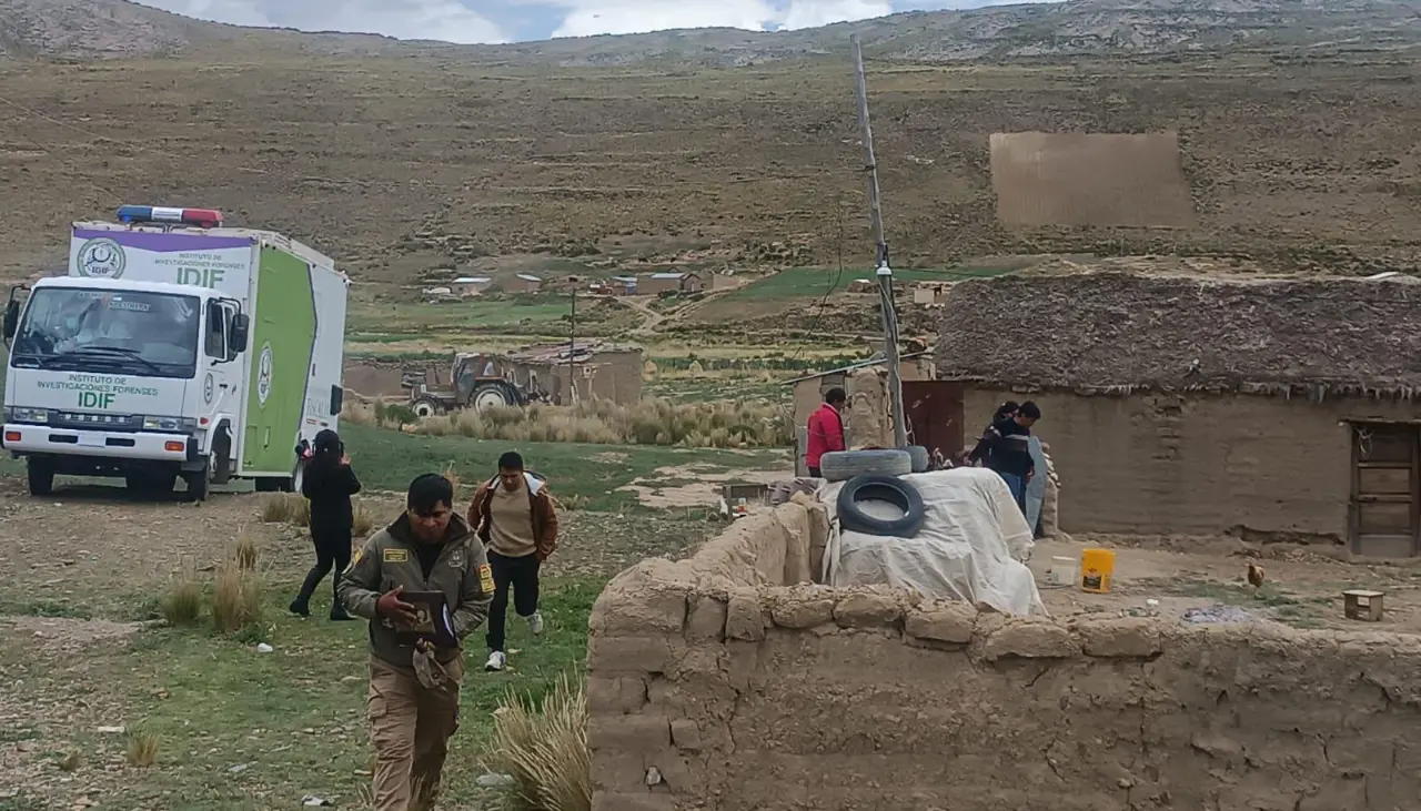 La Paz: Hallan muerta a una mujer en su vivienda y presumen que fue ahorcada con sus propias trenzas