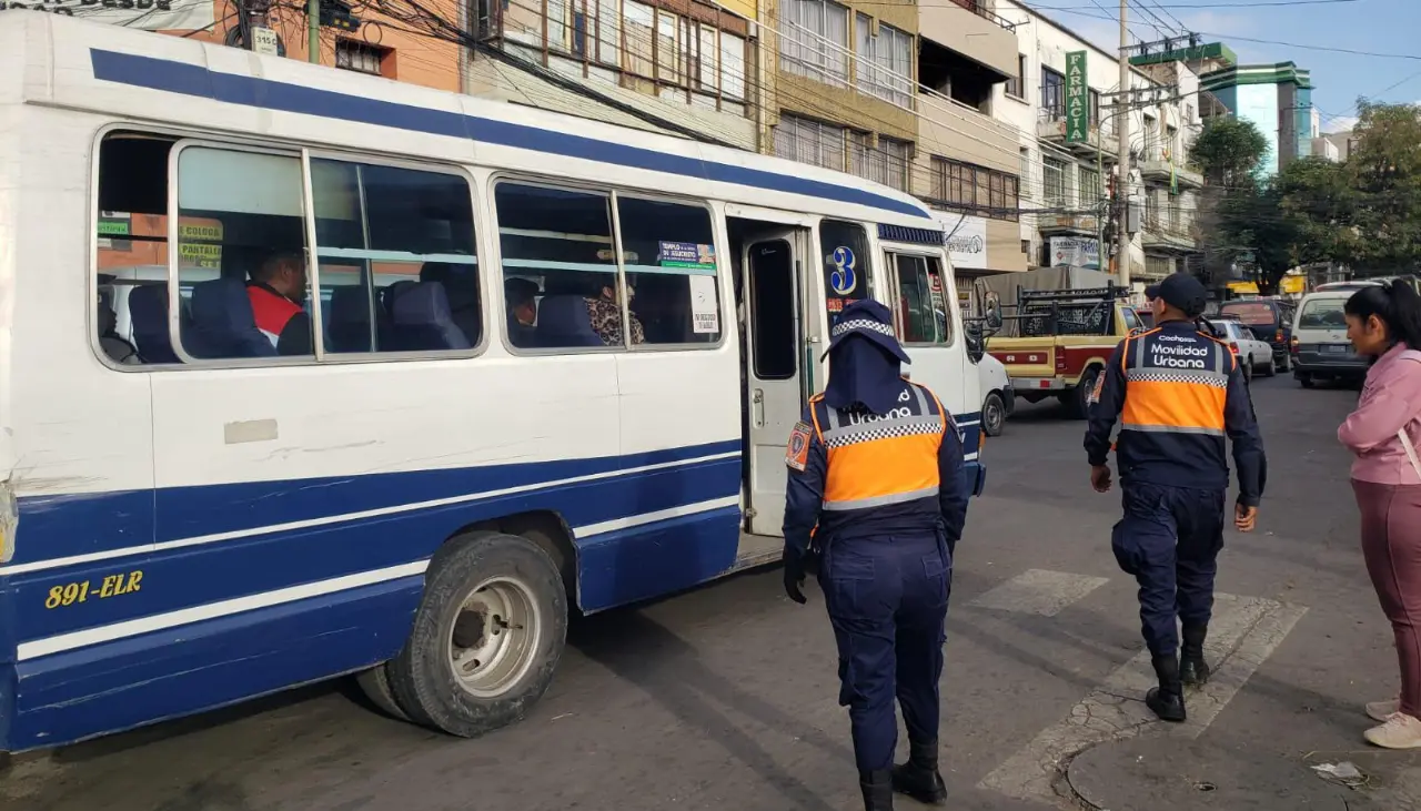 Alcalde de Cochabamba sugiere un “pasaje provisional” para el transporte público hasta que se haga un estudio de costos