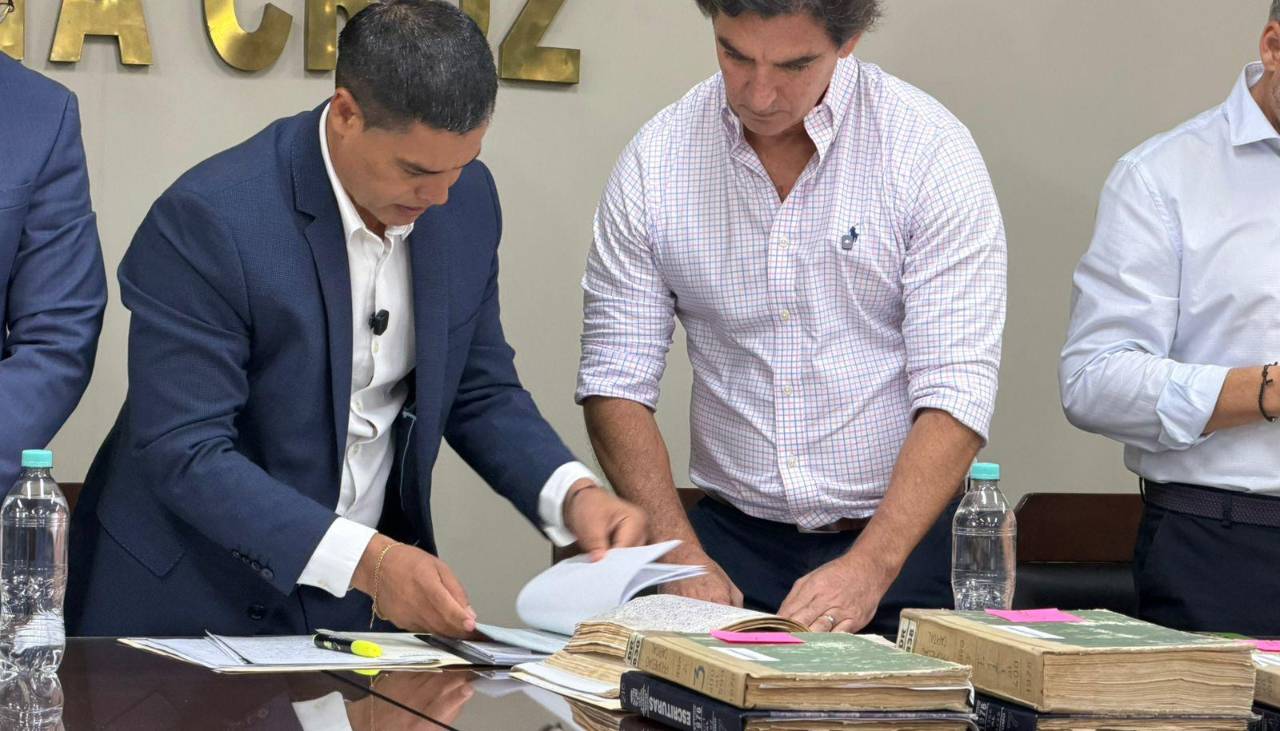 Consejo de la Magistratura entrega a la Alcaldía cruceña documentos del Mutualista desde 1962