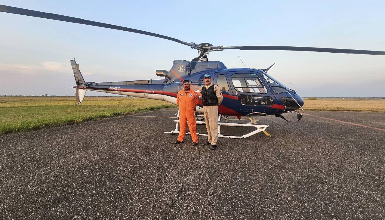 Llega a Bolivia un helicóptero de Chile para fortalecer tareas de sofocación de incendios 