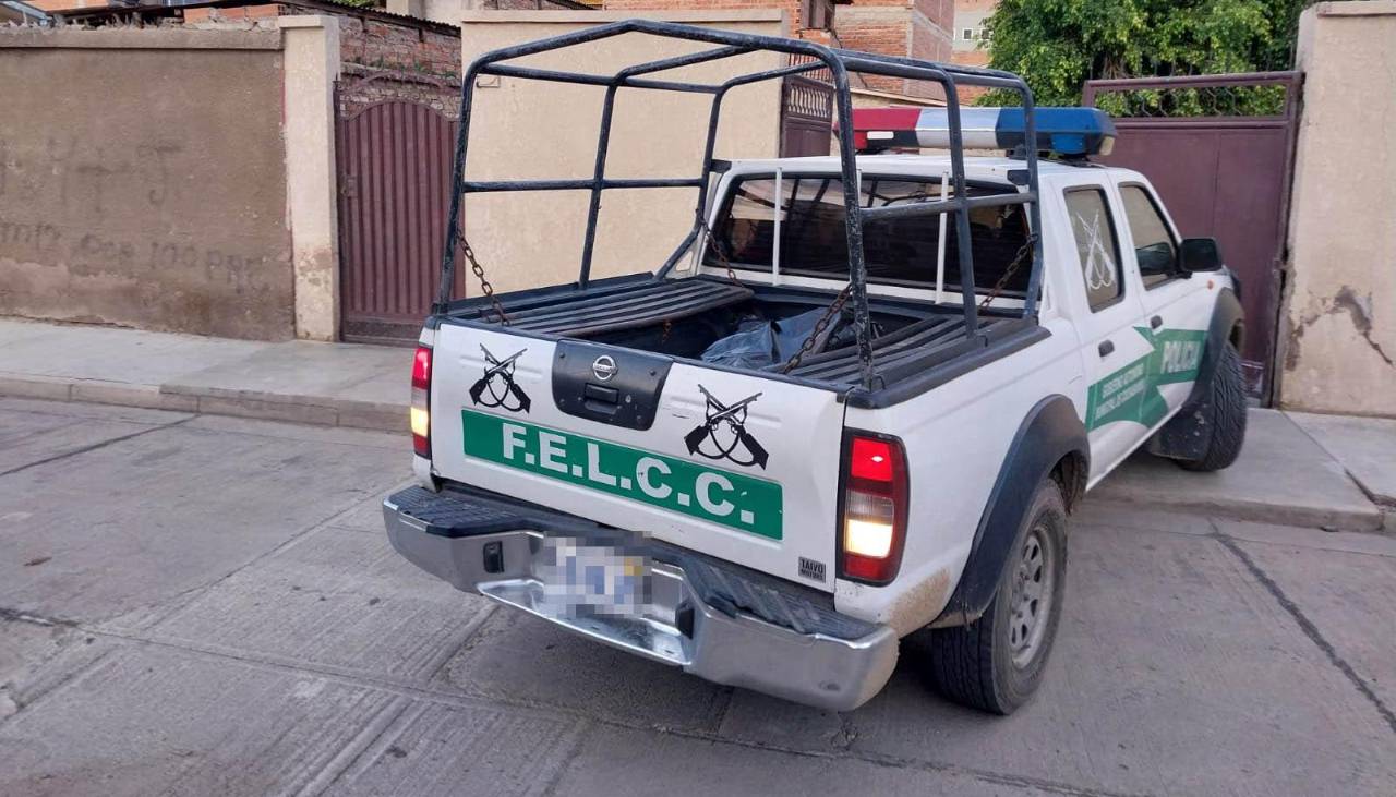 Hallan a una mujer sin vida en su vivienda de La Paz, su pareja también tenía lesiones y quedó aprehendido
