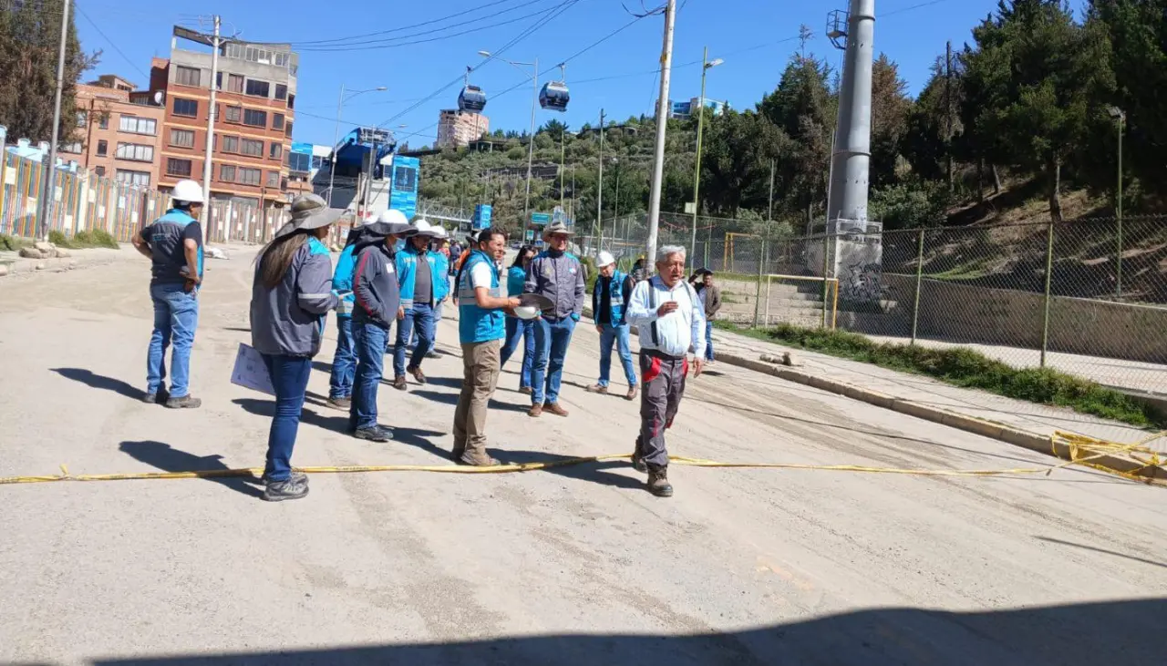 Las avenidas del Poeta y La Paz se entregarán en febrero y conectarán el centro paceño con el Sur en cinco minutos