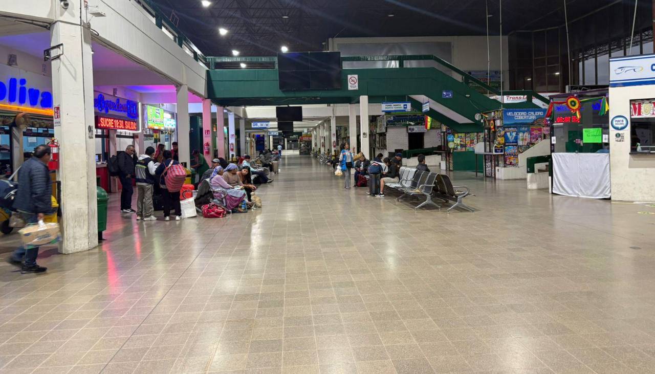 Suspenden viajes por la ruta nueva Cochabamba – Santa Cruz y la carretera a Beni debido a bloqueos