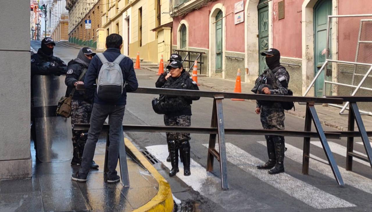 Cierran la plaza Murillo: Agentes de élite refuerzan el operativo para la visita de Kast en tres zonas de La Paz