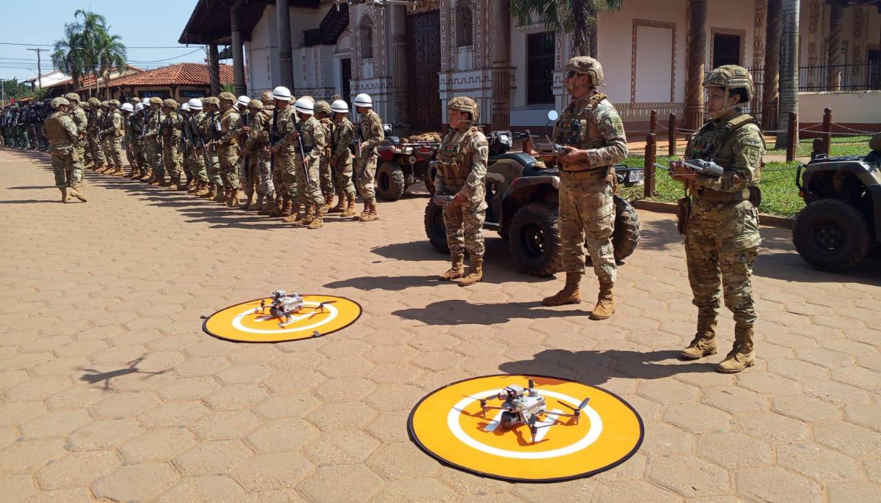 Gobernación cruceña: militares y policías en la frontera están bien equipados para combatir el crimen organizado