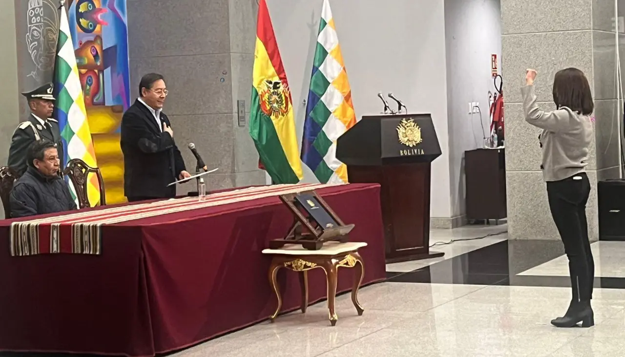 Tras renuncia de Siles por filtración de audio, Jessica Saravia es posesionada como nueva ministra de Justicia