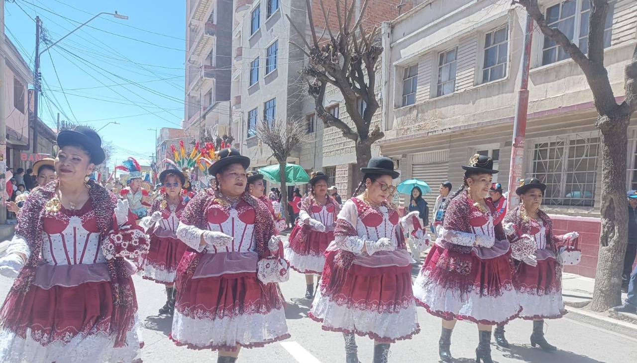 Con baile y música, el Carnaval de Oruro cumple 25 años como Obra Maestra del Patrimonio de la Humanidad