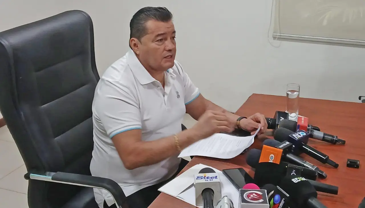 En medio de críticas vecinales, Jhonny dice que se va “tranquilo” de la Alcaldía