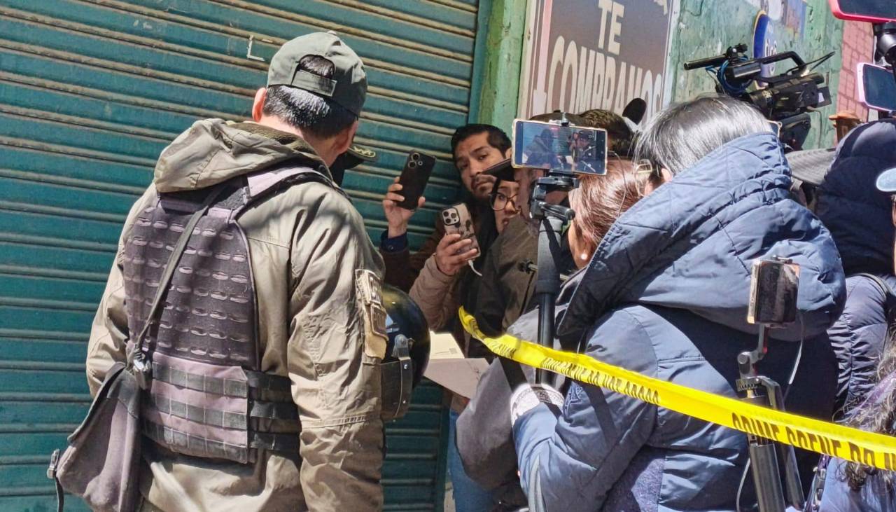 Forenses intentan realizar valoración médica a Mariaca, pero no tenían autorización de ingreso a la Felcn