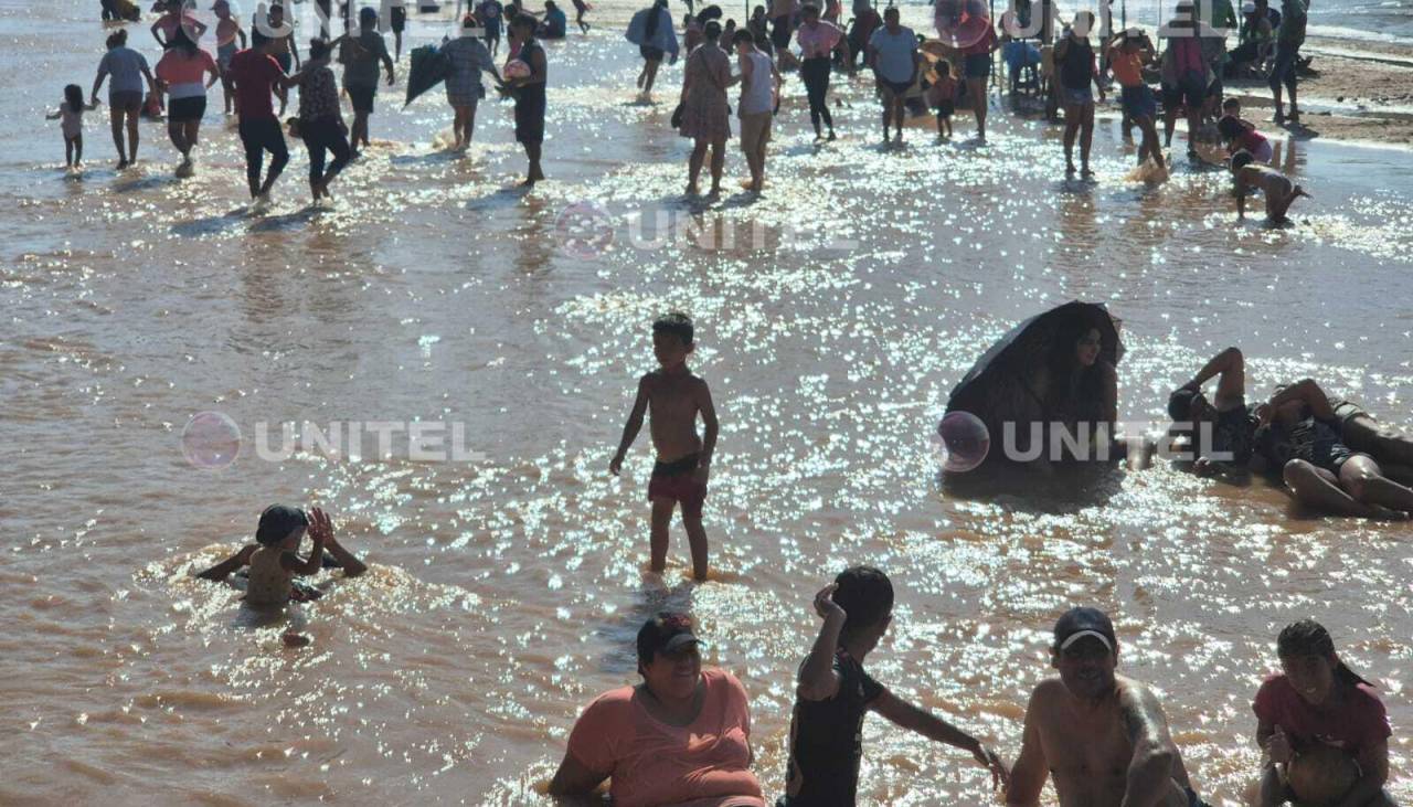 Último domingo de 2024 se despide con calor intenso en Santa Cruz; familias buscaron refrescarse en el río Piraí 