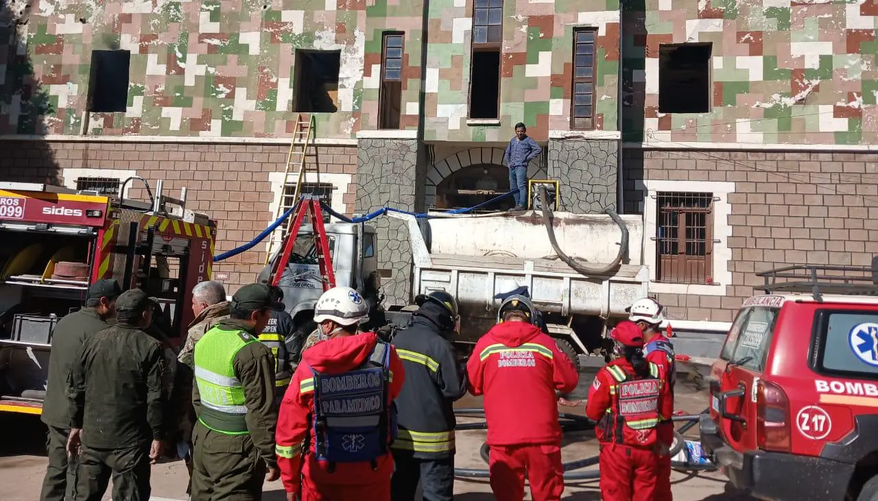 ¿Qué sucedió? Incendio en el cuartel militar Max Toledo alarma a Viacha