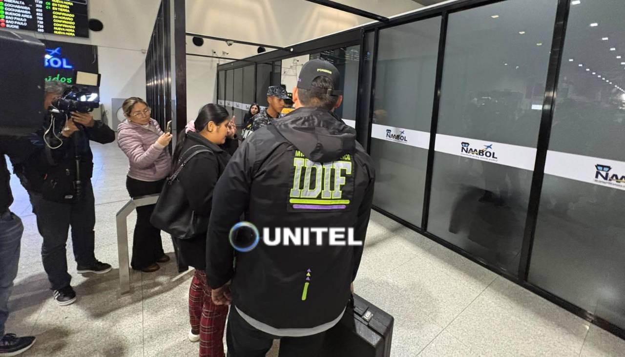 Felcc informó que tras el hallazgo de oro en maletas, cinco personas fueron liberadas después de declarar