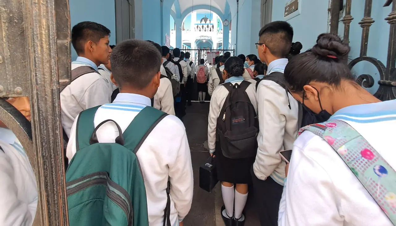 Desde este lunes, los estudiantes de Cochabamba retornan al horario habitual de clases