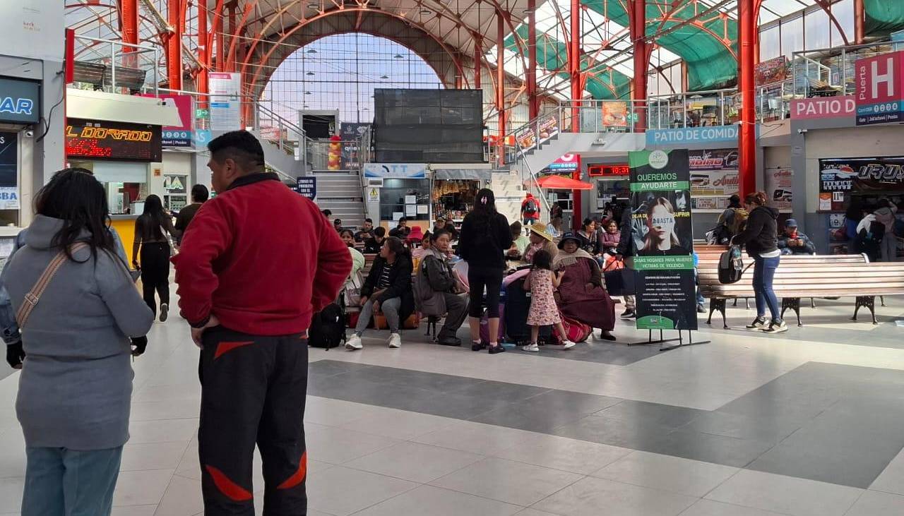 A poco del regreso a clases se registra alta afluencia en la Terminal de La Paz 