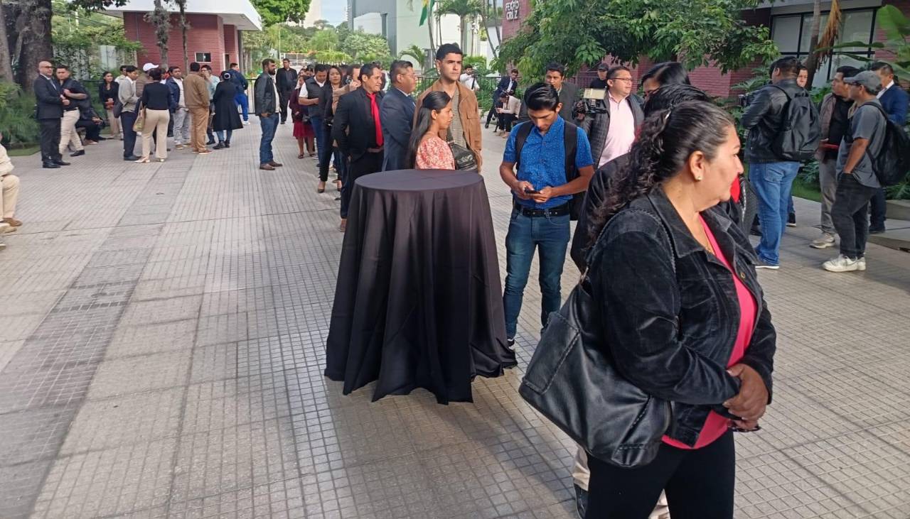 A nivel nacional inician los actos de entrega de credenciales a las nuevas autoridades subnacionales 