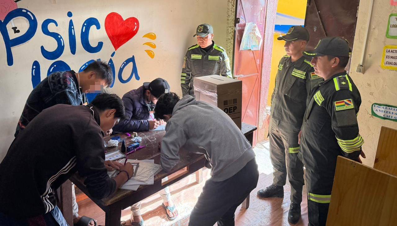 Más de 200 personas con orden de captura fueron aprehendidas en el país en recintos de votación