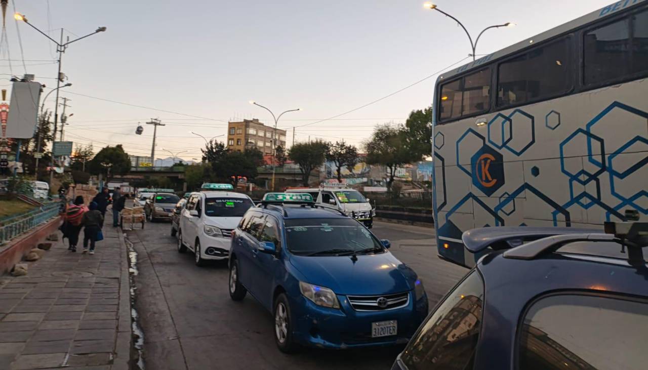 Solo Santa Cruz acata el paro de transporte este lunes; La Paz y Cochabamba trabajan con normalidad