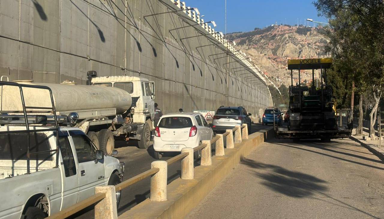 La Paz: Cierran un carril de la Costanera para concluir las obras del viaducto 