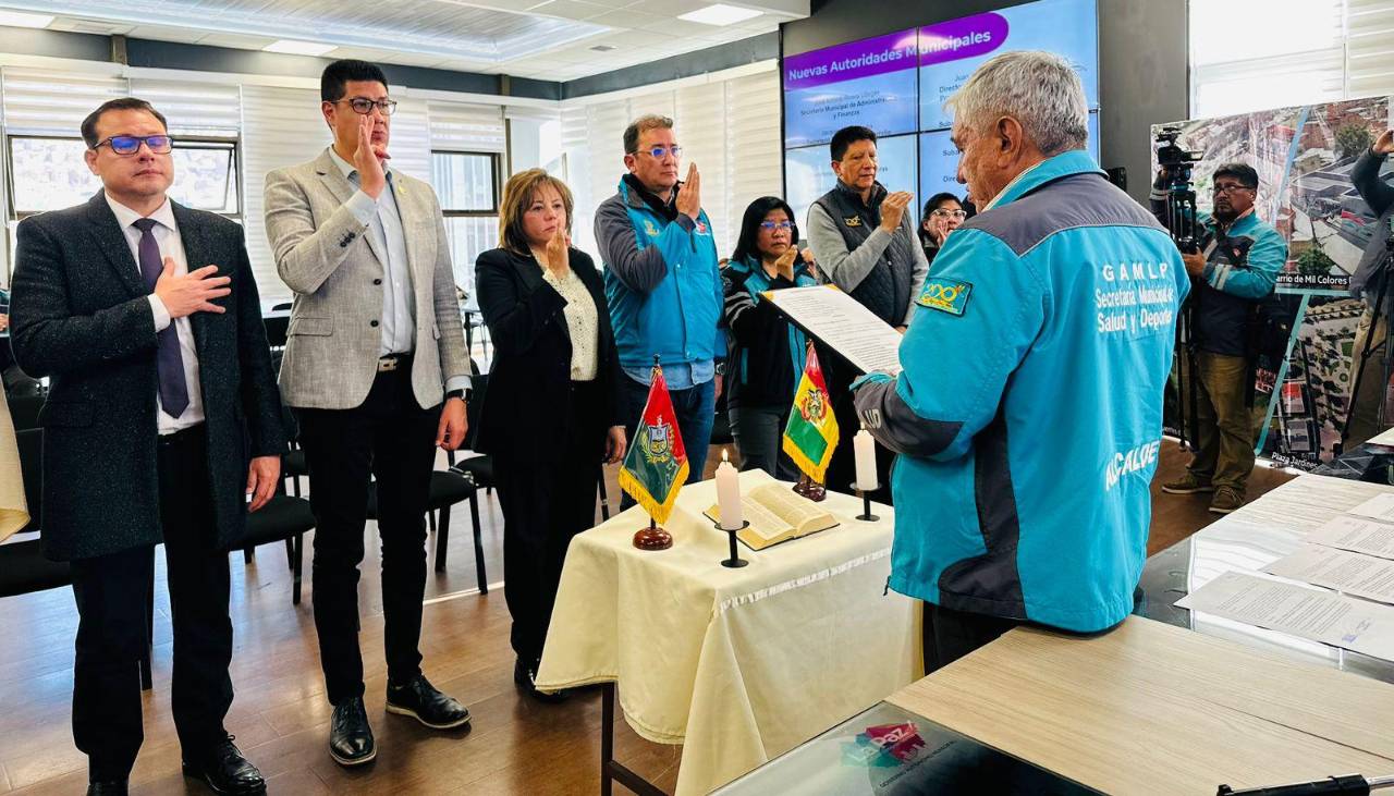 La Paz: Arias posesiona a su nuevo gabinete tras fusionar secretarias y reducir direcciones