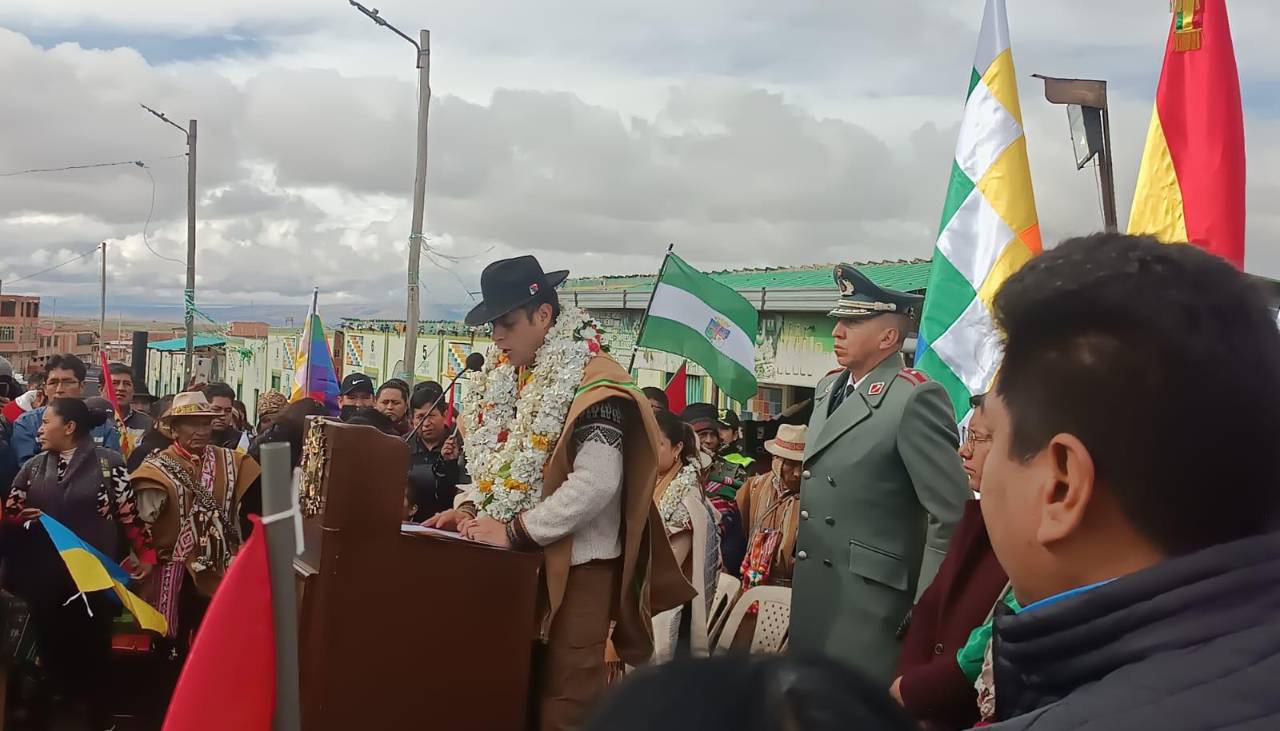 “El que niega a su patria no merece llamarse boliviano”: Lara arremete contra Paz en su acto por el Día del Estado Plurinacional