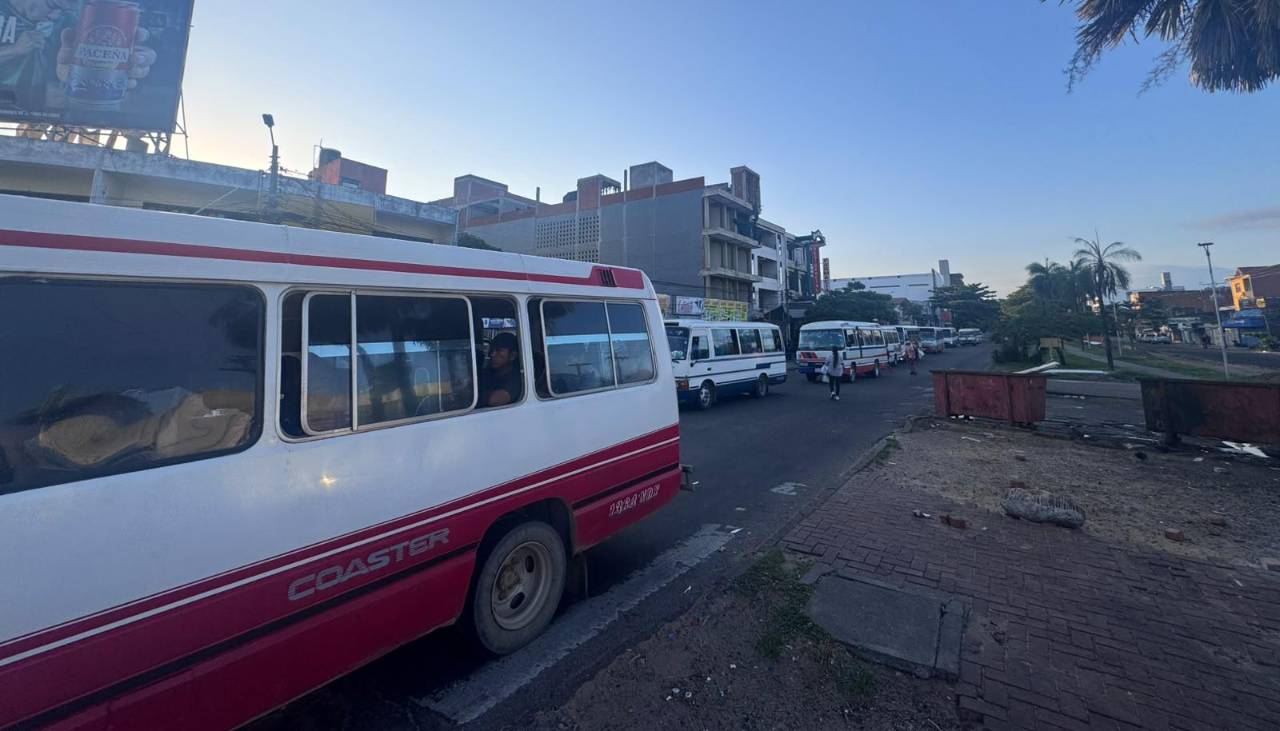 Alcalde de Santa Cruz de la Sierra promulga ley que autoriza alza de pasaje de adultos a Bs 3,50