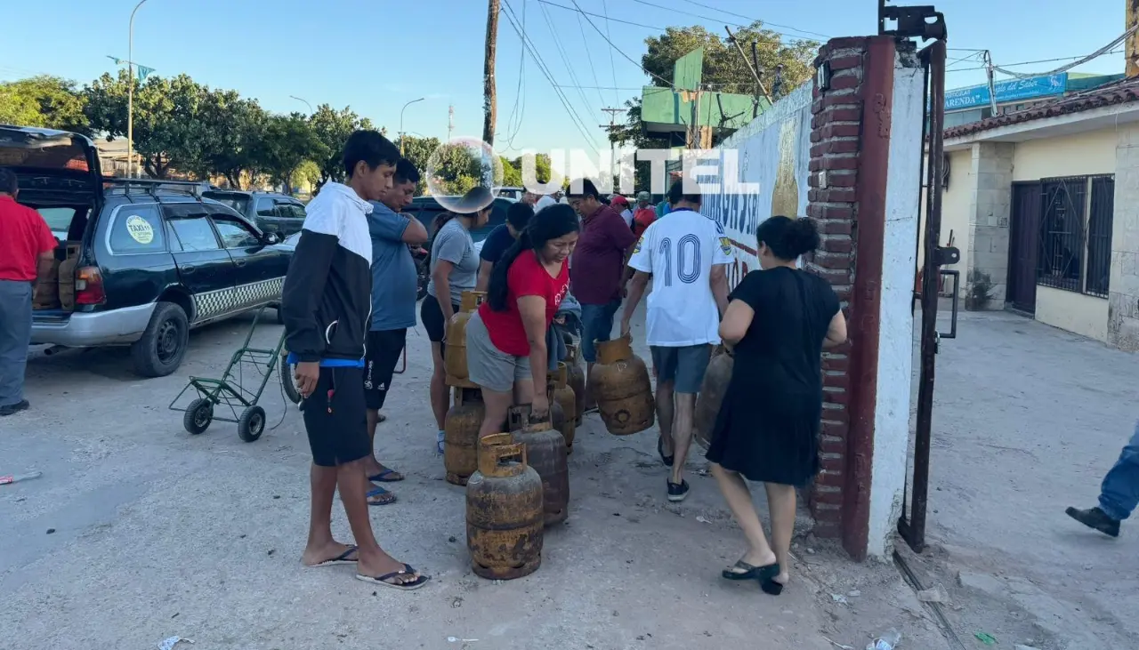 Agencias de distribución de GLP: No hay restricción para la venta de garrafas y las filas son por el feriado largo