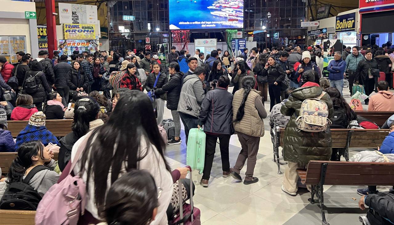‘Martes de Ch’alla’: Terminales de buses de La Paz y Santa Cruz, sin atención; en Cochabamba solo algunas empresas atienden
